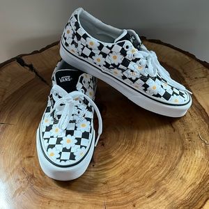 Vans Girl’s/Women’s Daisy Sneakers